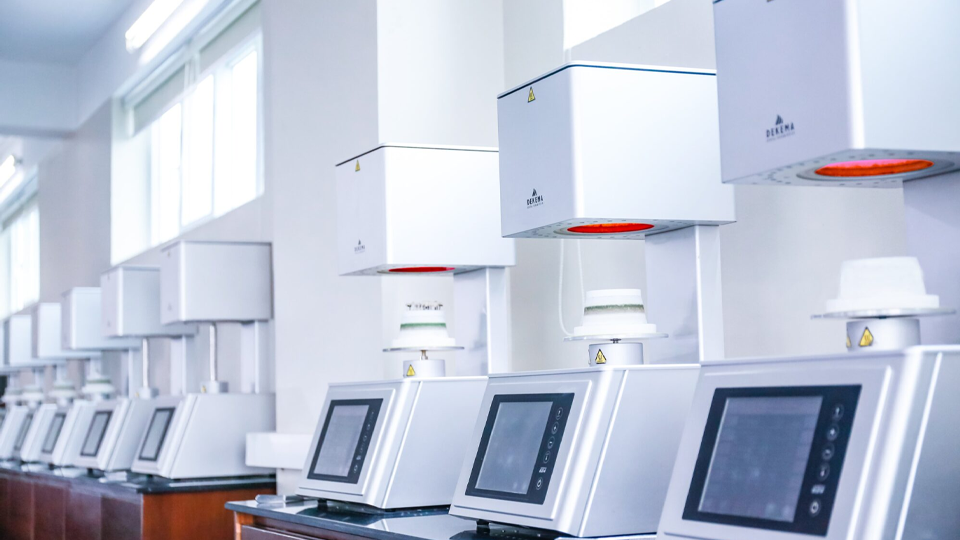 Câu chuyện về<br>An Thịnh Dental Lab